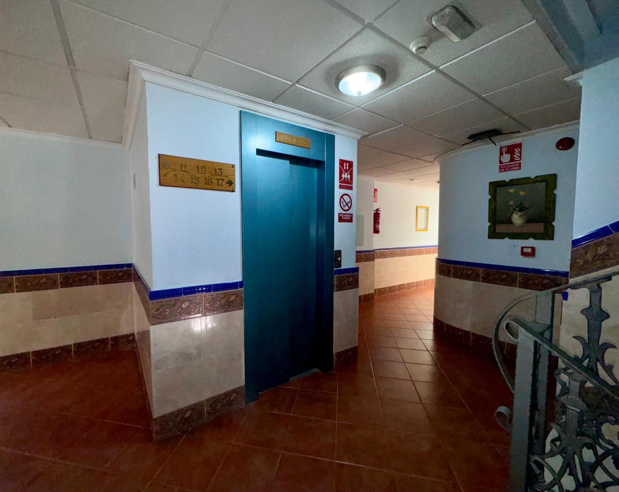 Apartamentos Nina De Oro 토레몰리노스 외부 사진